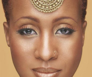 Alison Hinds Alison Hinds
